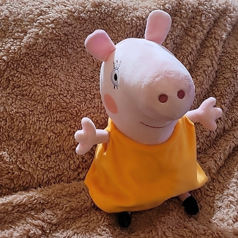 PEPPA PIG FIESTA 2011, 9” PLUSH TOY STUFFED ANIMAL TV CHARACTER